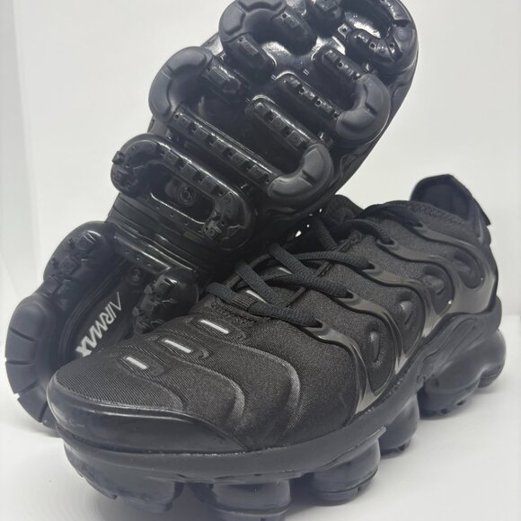 Men's Triple Black Nike Air Vapormax Plus - Picture 3 of 7